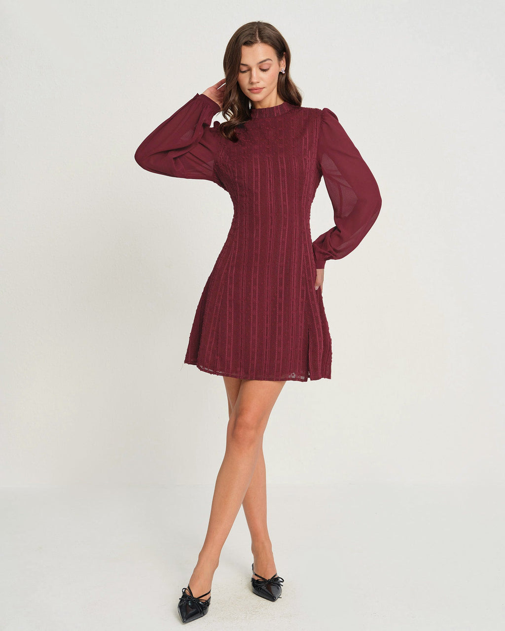 Vinröd Chiffon Mock Neck Mini Klänning