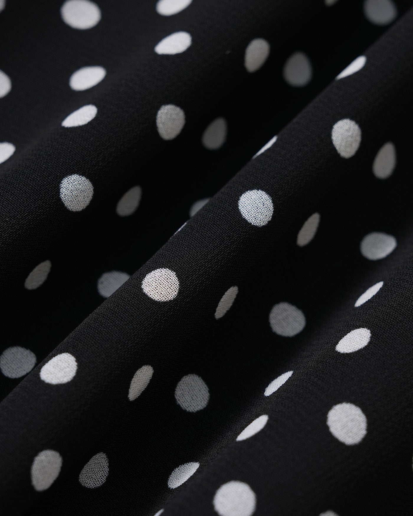 Svart Prickig Chiffon Mini Klänning