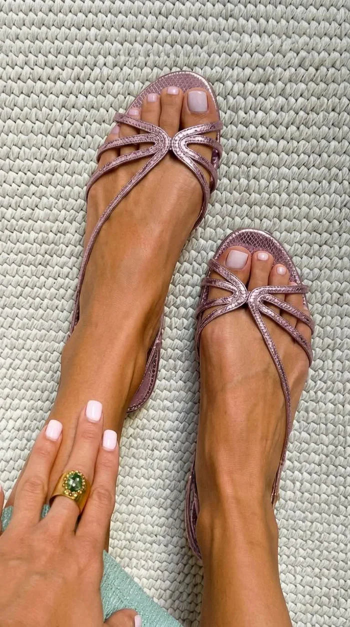 BIANCA | GINEVRA-SANDALER I GULD – SOMMARENS ELEGANSS