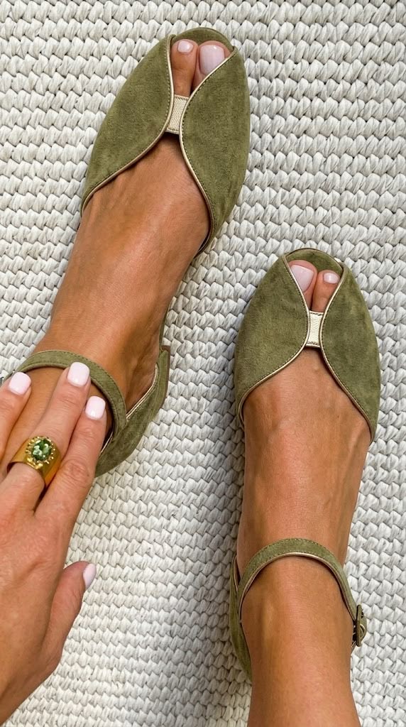 Olivia | Eleganta sandaler i salviagrönt