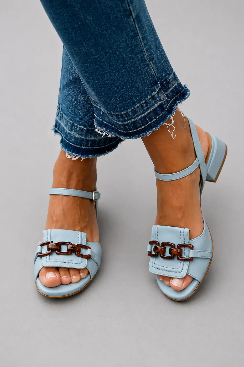 Azzurra | Sandaler med kustnära elegans