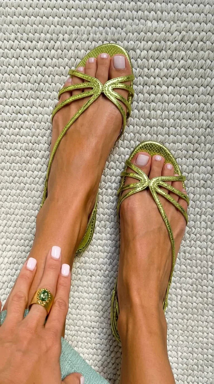 BIANCA | GINEVRA-SANDALER I GULD – SOMMARENS ELEGANSS