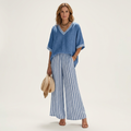 Juliana | V-ringad Varsity Topp & Randig Vidbyx Set