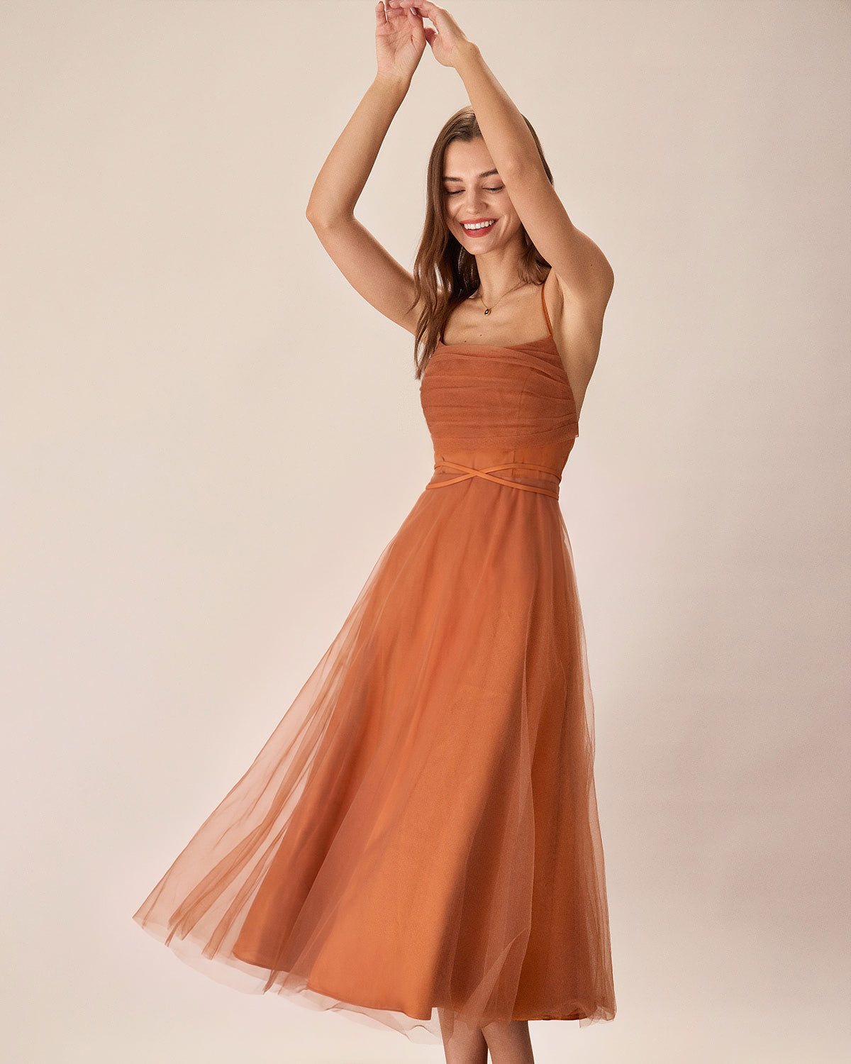 Karamell Mesh Flowy Slip Midi Klänning