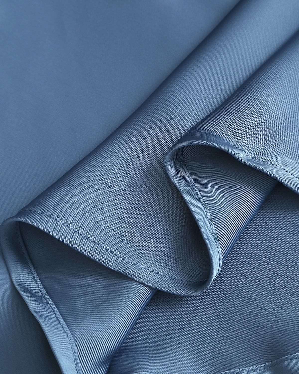 Blå Satin Båtringad Slip Midi Klänning